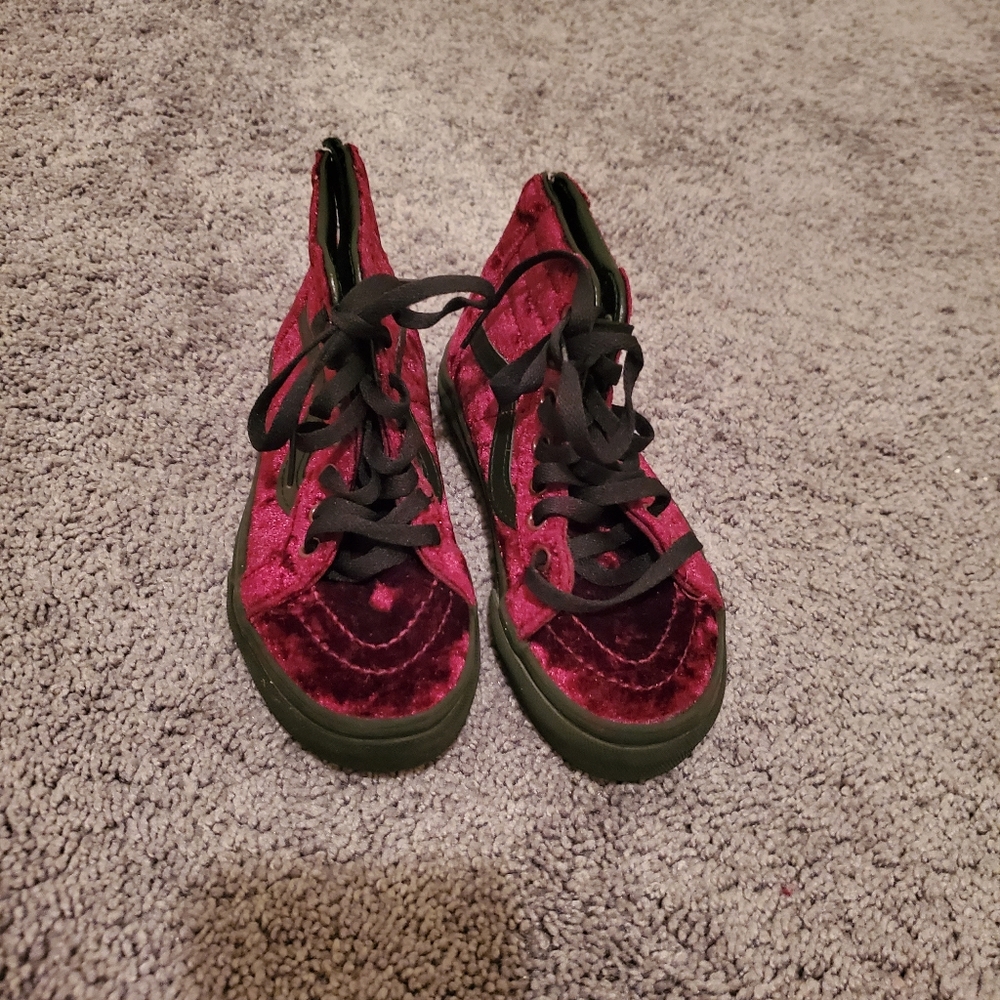 Girls sneakers